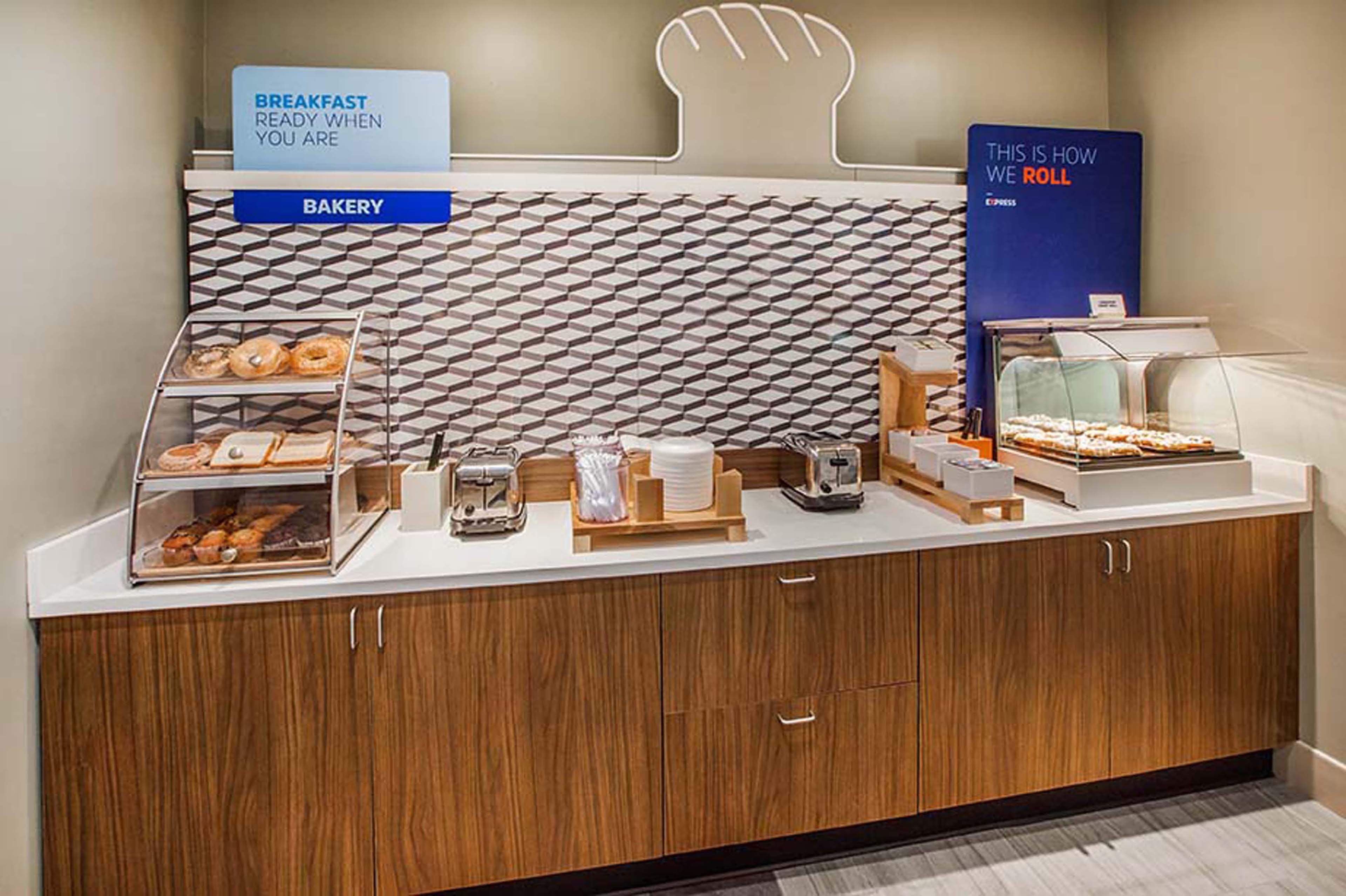 Holiday Inn Express Boston Brockton By Ihg Εξωτερικό φωτογραφία