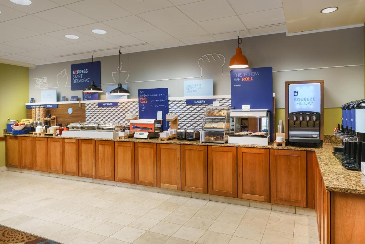 Holiday Inn Express Boston Brockton By Ihg Εξωτερικό φωτογραφία